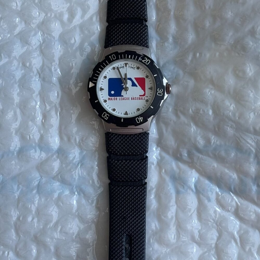 MLB Quartz Analog Wristwatch